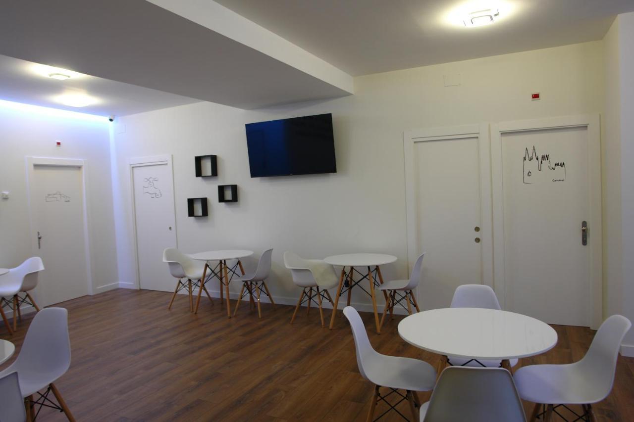 Hostel Trovadores Burgo Dış mekan fotoğraf